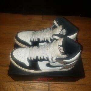 Nike Men's Classic Black and White Sneakers